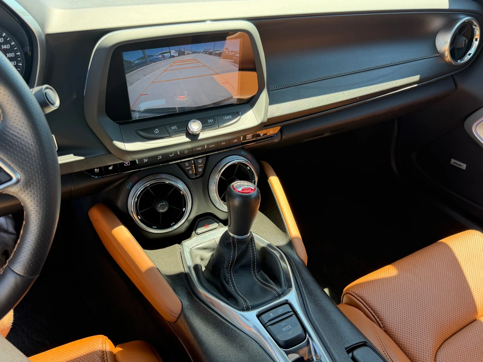 Chevrolet Camaro SS* 6.2L* Ръчка* 35000Км* , снимка 16 - Автомобили и джипове - 54966465