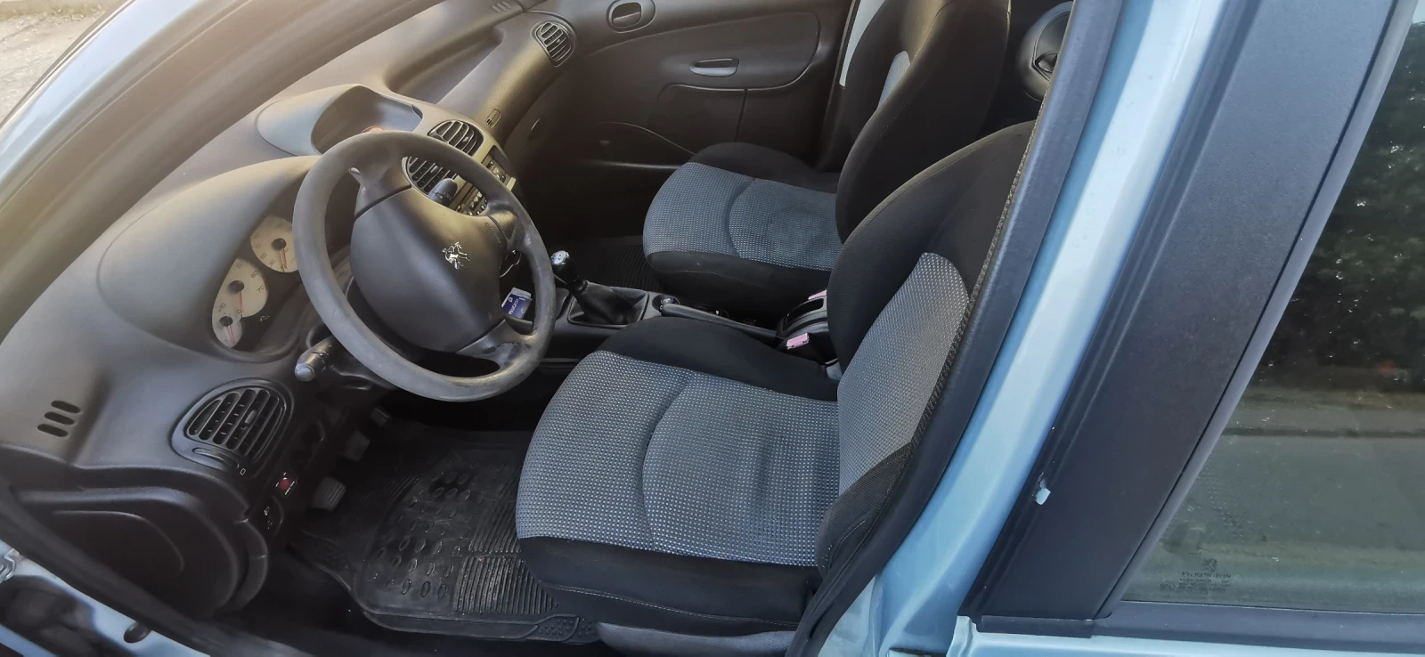 Peugeot 206 1.4, снимка 6 - Автомобили и джипове - 55320453