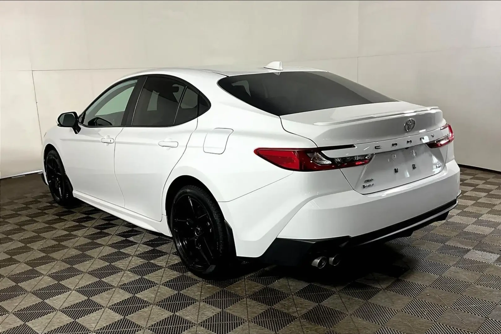 Toyota Camry Hybrid* AWD* Premium* PPF* Цена до БГ, снимка 6 - Автомобили и джипове - 55582166