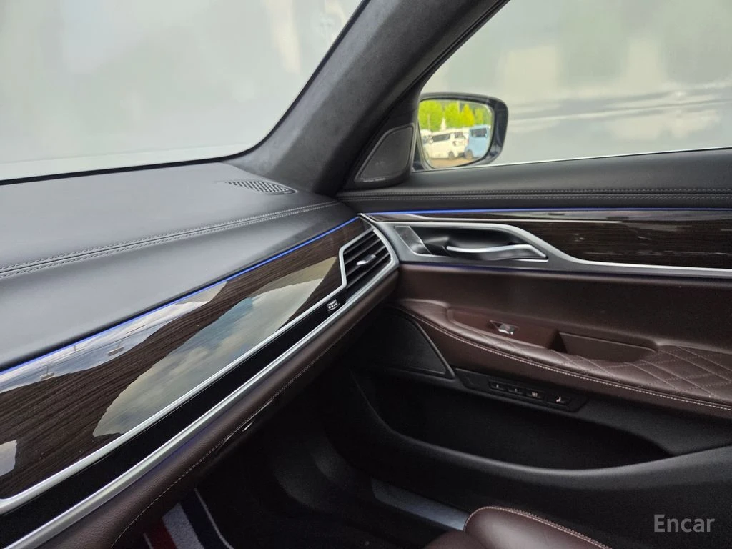 BMW 740 Li* XDRIVE* HARMON* KARDON* ОБДУХВАНЕ* 3TV* МАСАЖ*, снимка 11 - Автомобили и джипове - 55922867