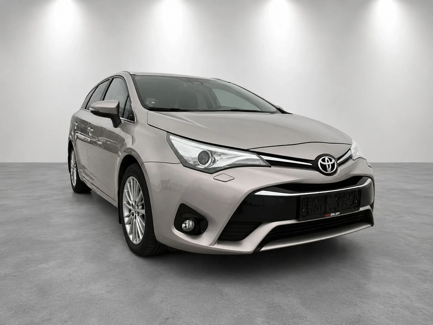 Toyota Avensis Сервизна История Камера Нави Keyless Go , снимка 3 - Автомобили и джипове - 55932728