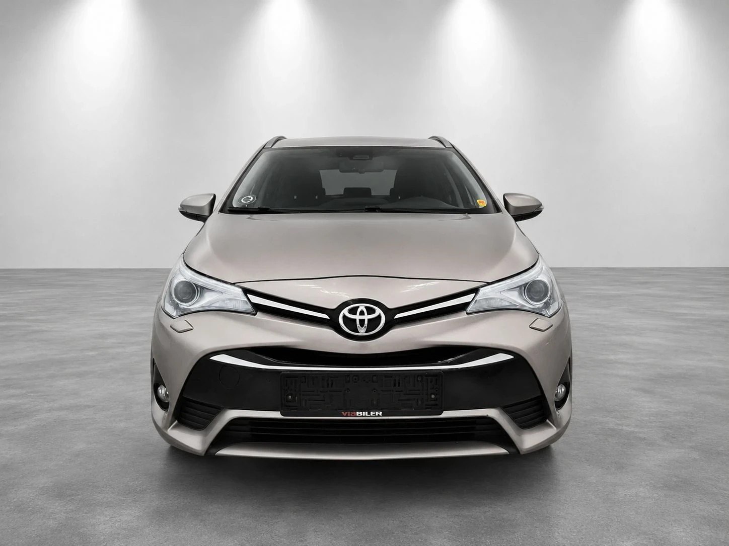 Toyota Avensis Сервизна История Камера Нави Keyless Go , снимка 2 - Автомобили и джипове - 55932728