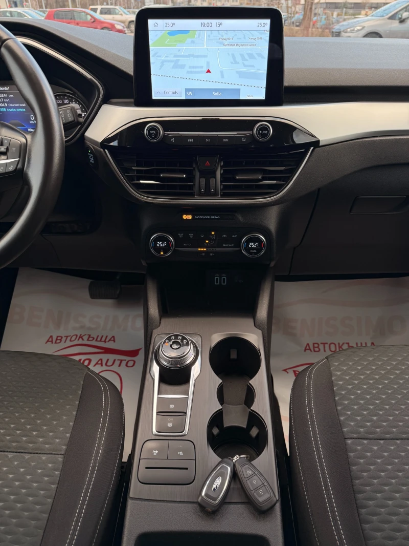 Ford Kuga 2.5HYBRID* КАТО НОВА* , снимка 10 - Автомобили и джипове - 49490018