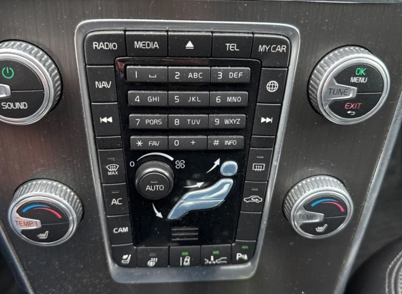 Volvo XC60 T5 , На Части !, снимка 8 - Автомобили и джипове - 50859547