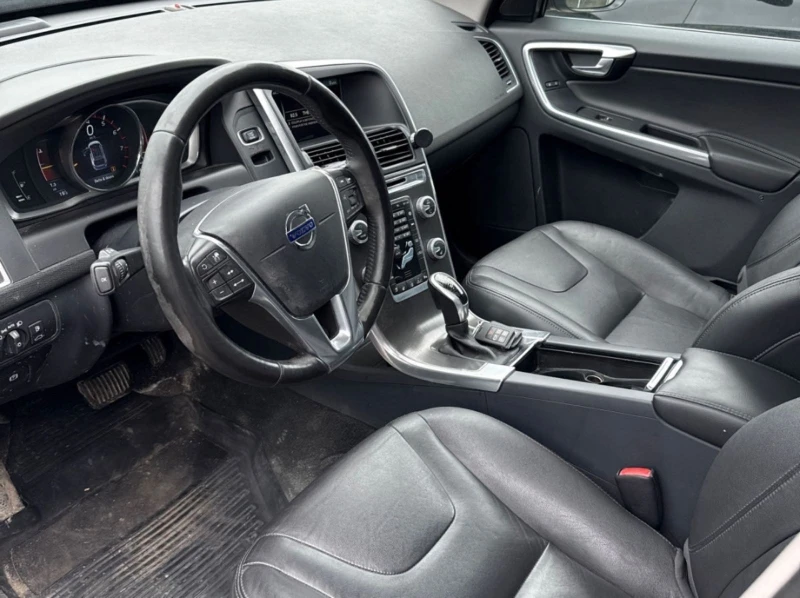 Volvo XC60 T5 , На Части !, снимка 6 - Автомобили и джипове - 50859547
