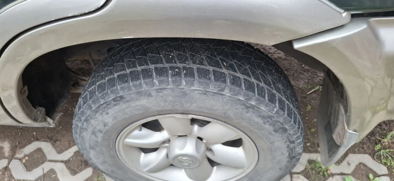 Nissan Terrano, снимка 5 - Автомобили и джипове - 52770886