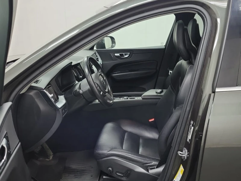 Volvo XC60 Momentum  CARFAX, снимка 5 - Автомобили и джипове - 52919245