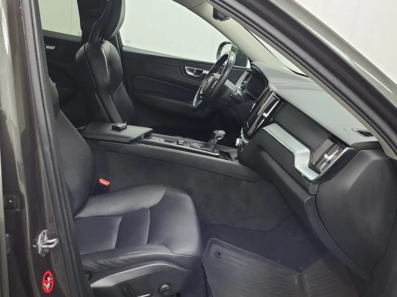 Volvo XC60 Momentum  CARFAX, снимка 15 - Автомобили и джипове - 52919245