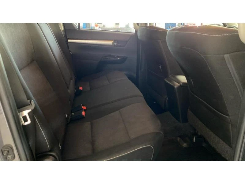 Toyota Hilux INVINCIBLE 2.4 - изображение 7