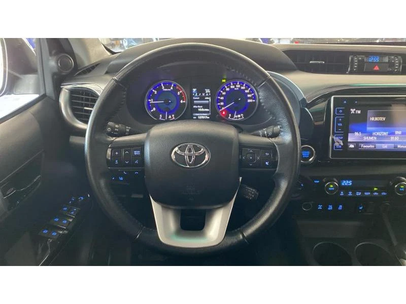 Toyota Hilux INVINCIBLE 2.4 - изображение 9