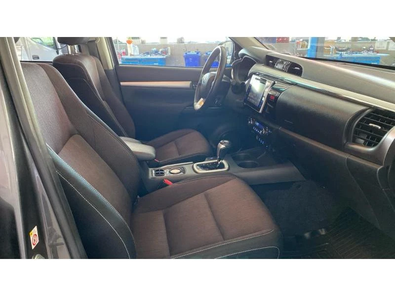 Toyota Hilux INVINCIBLE 2.4 - изображение 6