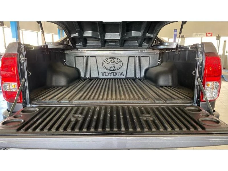 Toyota Hilux INVINCIBLE 2.4 - изображение 10