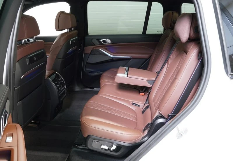 BMW X7 xDrive40d M-Sport PRO, снимка 8 - Автомобили и джипове - 55613075