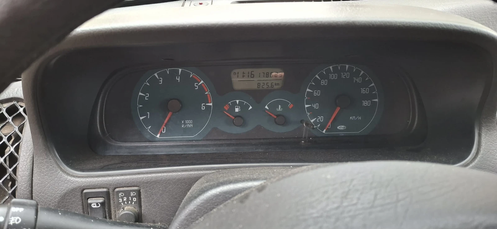 Nissan Terrano  - изображение 9