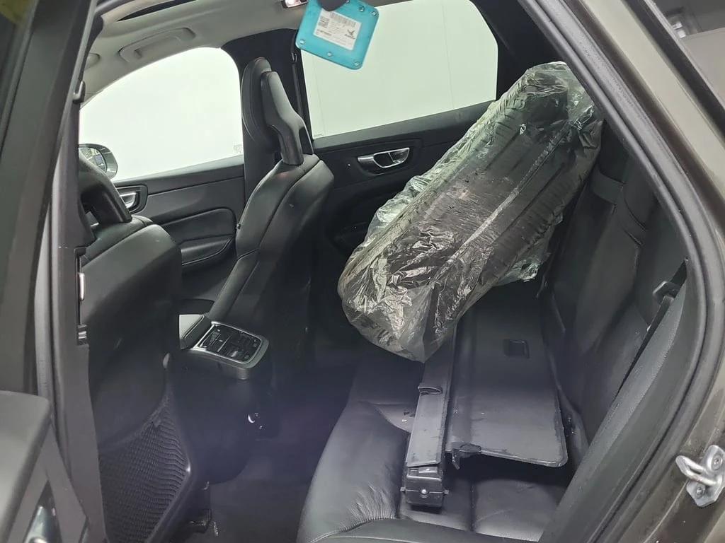 Volvo XC60 Momentum  CARFAX - изображение 10