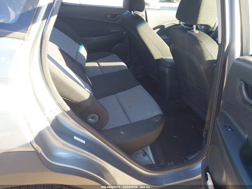 Hyundai Kona 2.0l Se, снимка 8 - Автомобили и джипове - 54071682