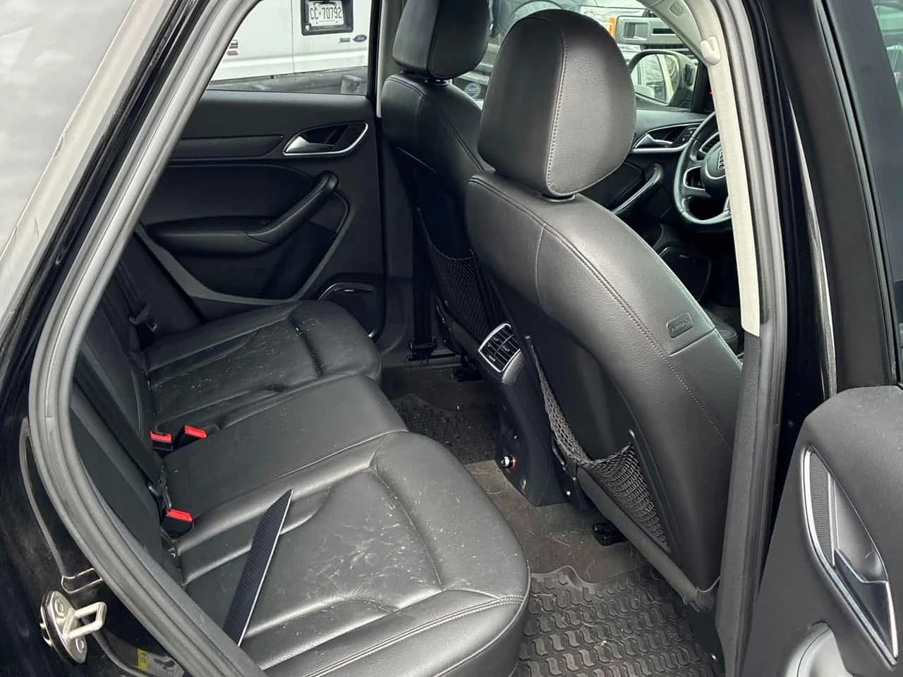 Audi Q3 Technik/CARFAX/Панорама/Подгрев/Памет/Клип, снимка 13 - Автомобили и джипове - 54222228