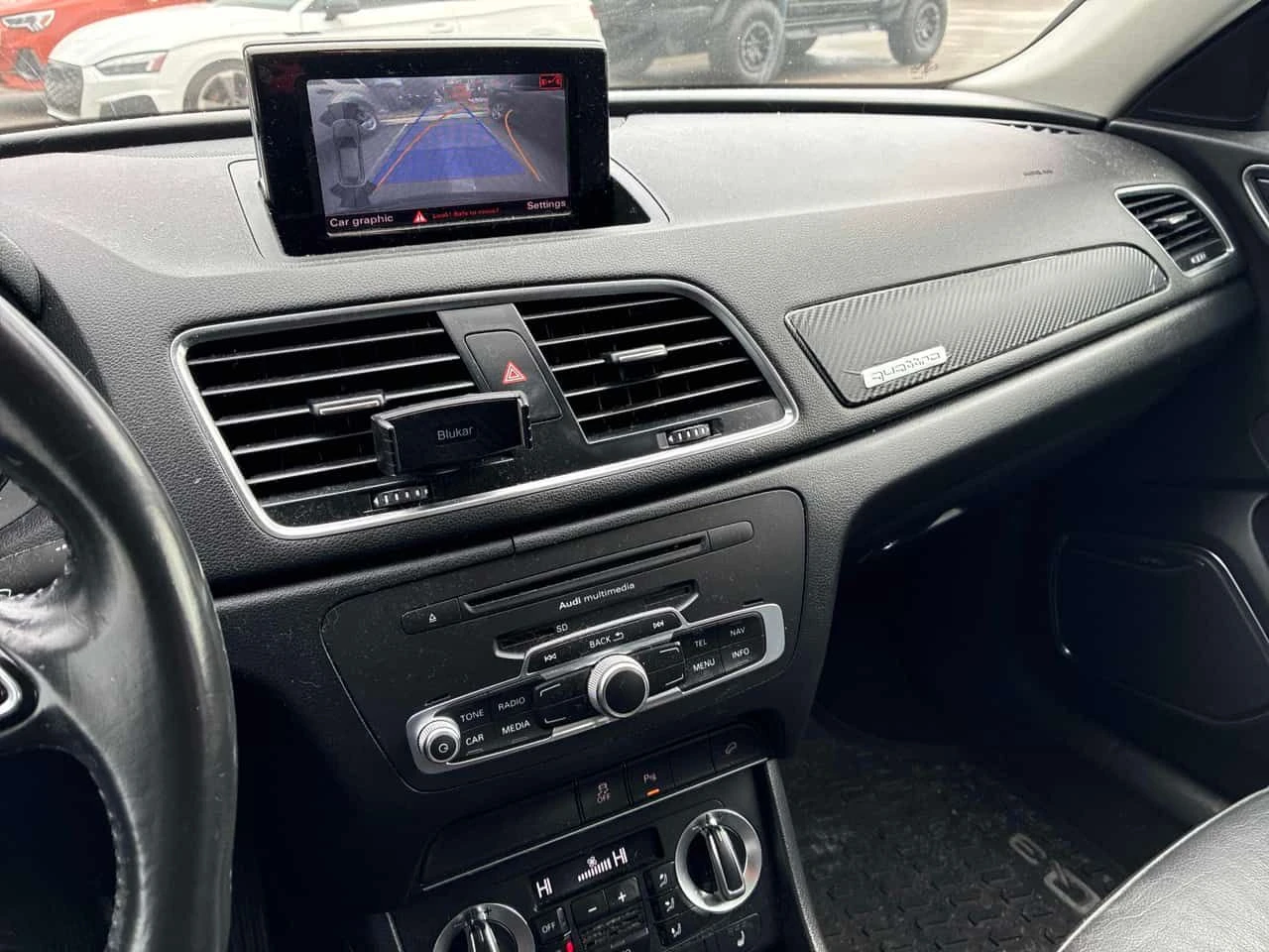 Audi Q3 Technik/CARFAX/Панорама/Подгрев/Памет/Клип, снимка 8 - Автомобили и джипове - 54222228