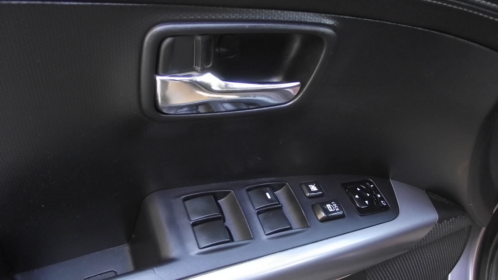 Mitsubishi Outlander 2.0.d.140.k.c.4x4.6.speed., снимка 12 - Автомобили и джипове - 54309198