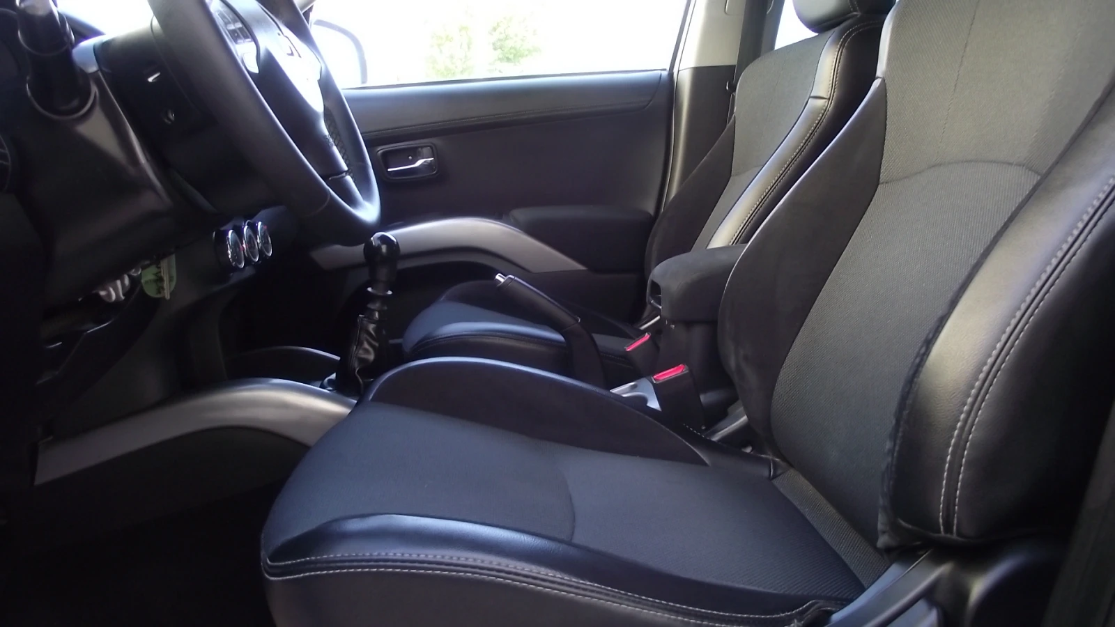 Mitsubishi Outlander 2.0.d.140.k.c.4x4.6.speed., снимка 13 - Автомобили и джипове - 54309198