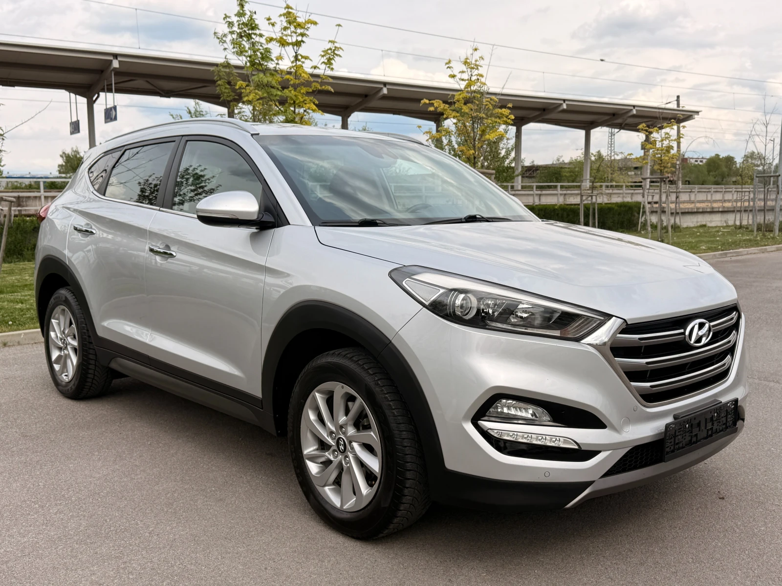 Hyundai Tucson 1.7 CRDI* X-Possible* EURO6* , снимка 3 - Автомобили и джипове - 54367692