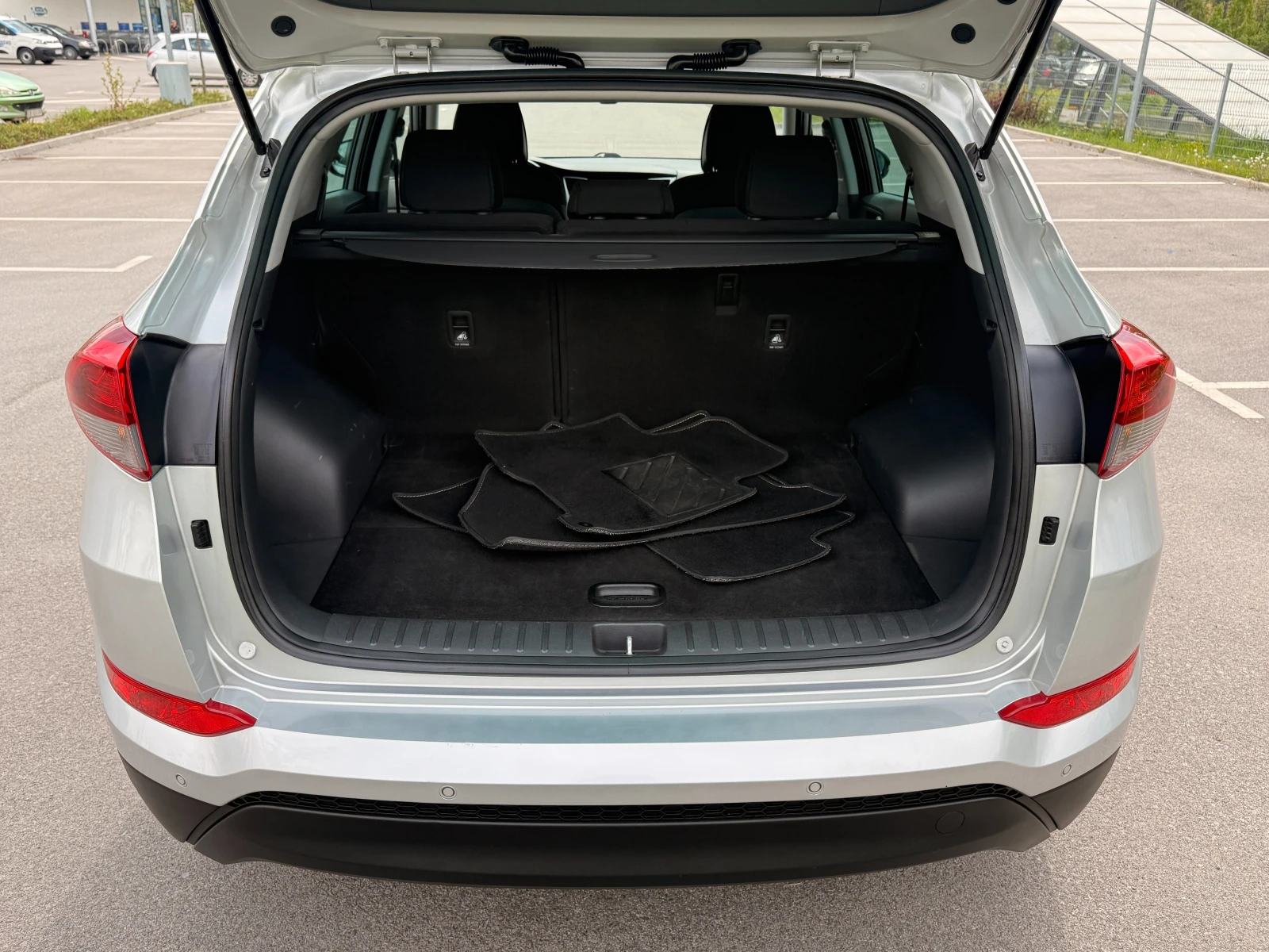 Hyundai Tucson 1.7 CRDI* X-Possible* EURO6* , снимка 7 - Автомобили и джипове - 54367692