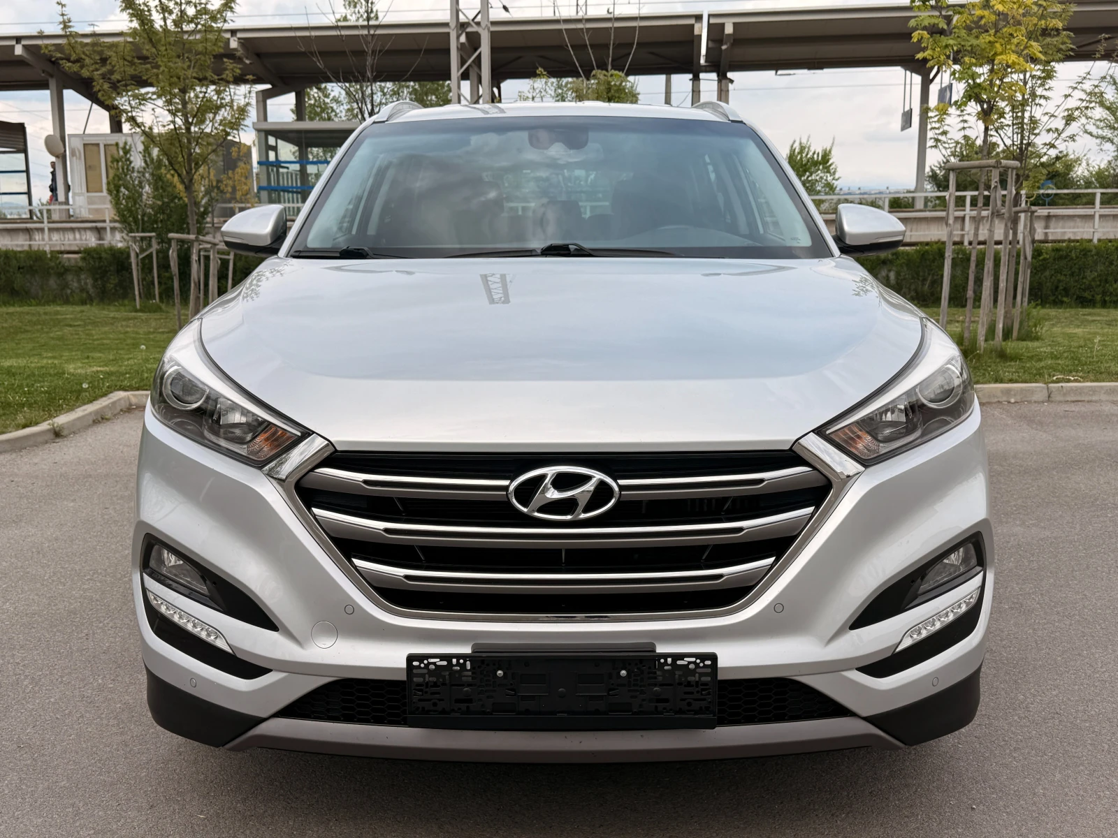 Hyundai Tucson 1.7 CRDI* X-Possible* EURO6* , снимка 2 - Автомобили и джипове - 54367692
