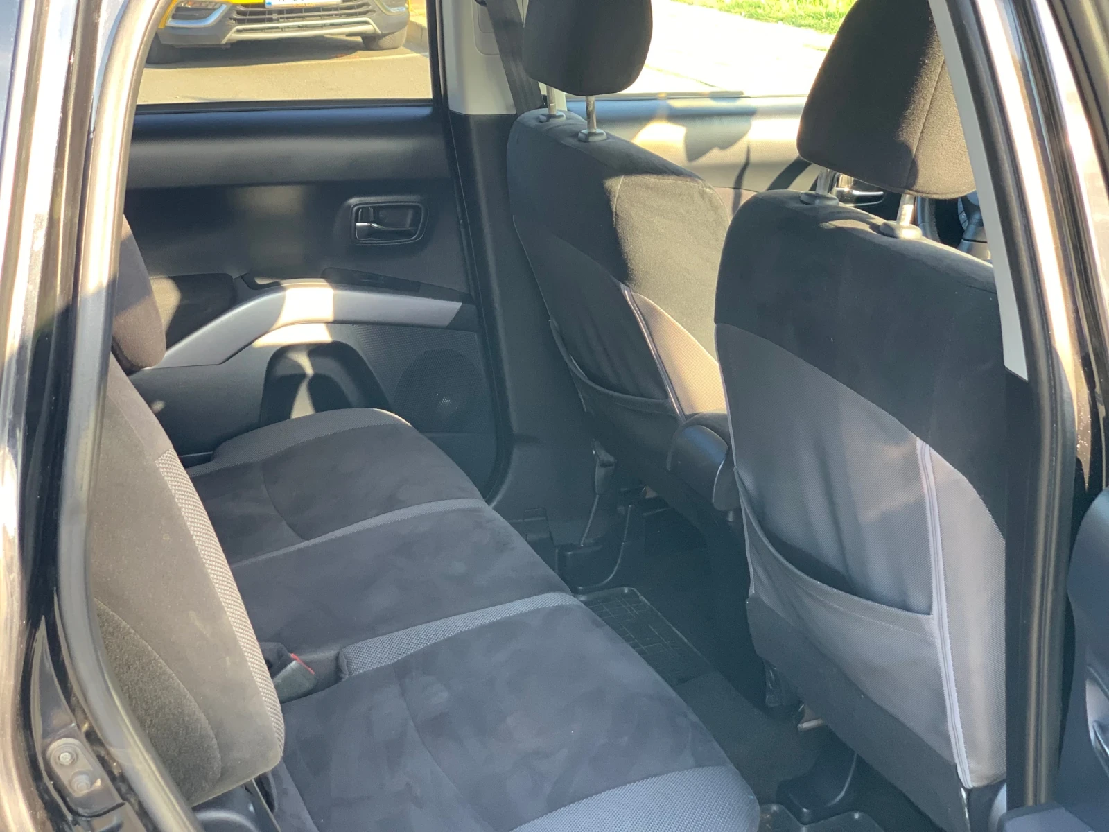 Mitsubishi Outlander 2.2d, 4X4, 7 места, снимка 12 - Автомобили и джипове - 54497410