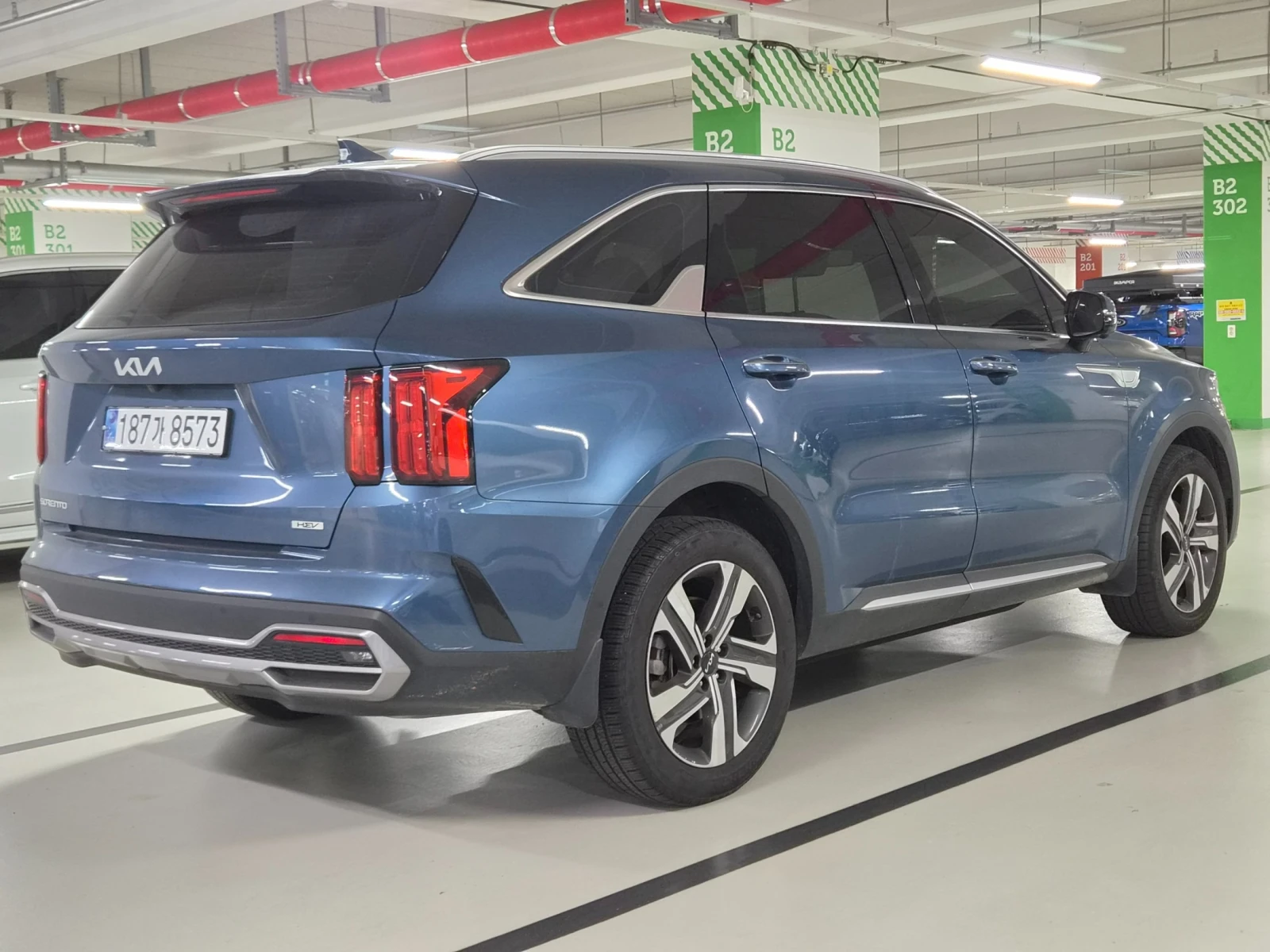 Kia Sorento HEV 1.6* Camera* CarPlay* АВТОКРЕДИТ, снимка 4 - Автомобили и джипове - 54578158