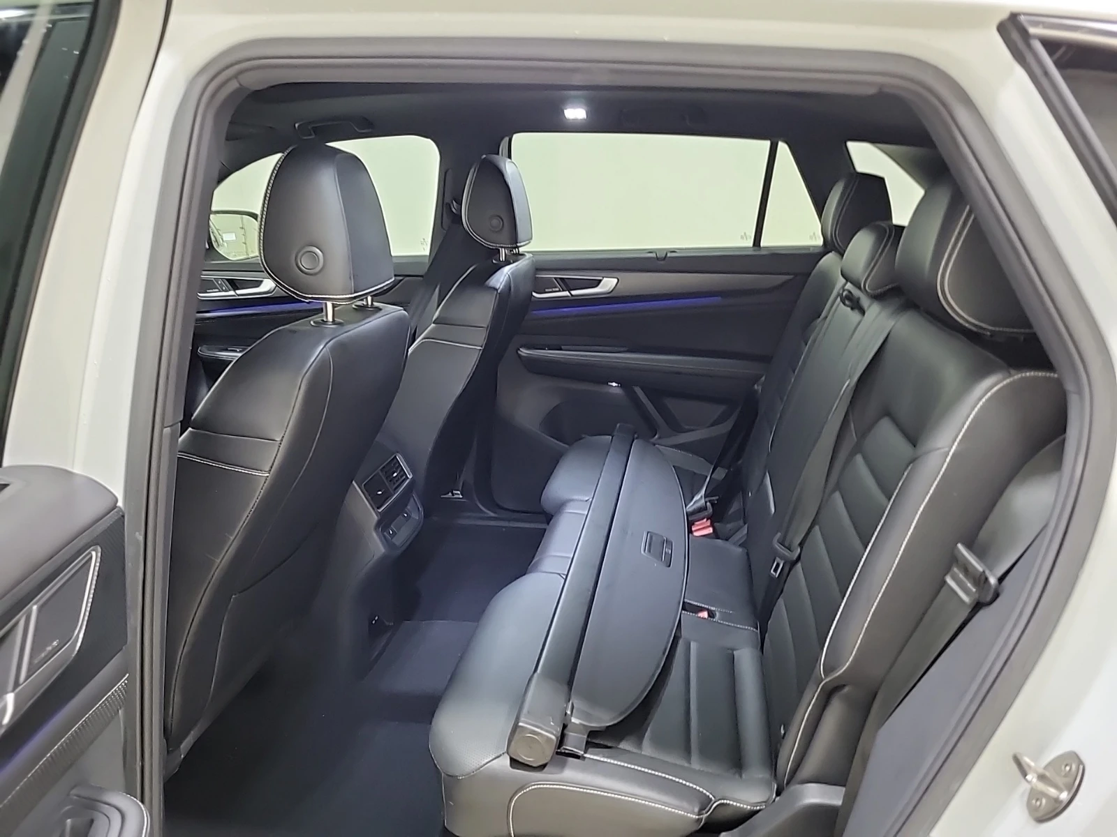 VW Atlas Cross Sport Highline * CARFAX * АВТО КРЕДИТ * , снимка 8 - Автомобили и джипове - 54723216