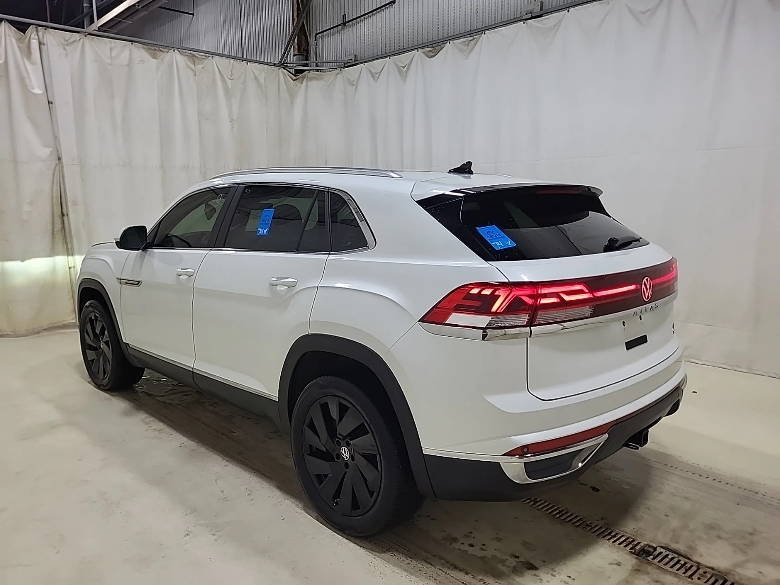 VW Atlas Cross Sport Highline * CARFAX * АВТО КРЕДИТ * , снимка 4 - Автомобили и джипове - 54723216