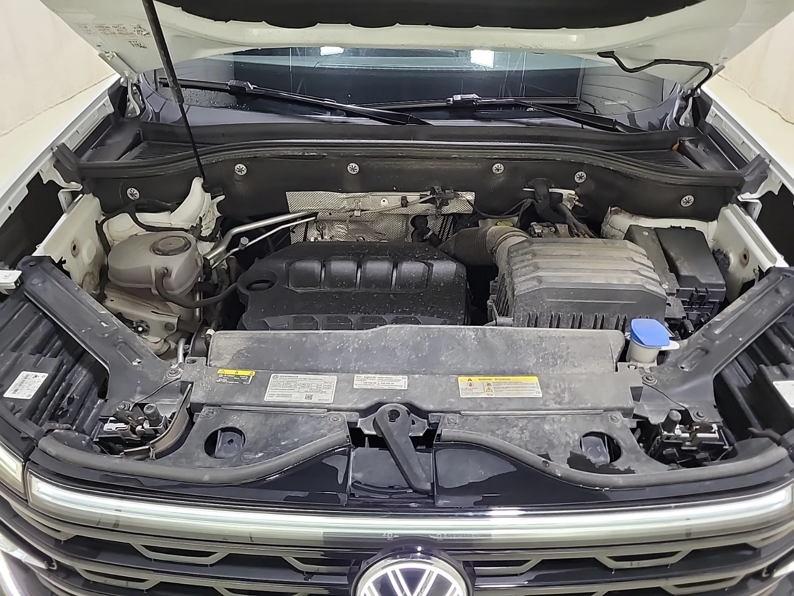 VW Atlas Cross Sport Highline * CARFAX * АВТО КРЕДИТ * , снимка 16 - Автомобили и джипове - 54723216