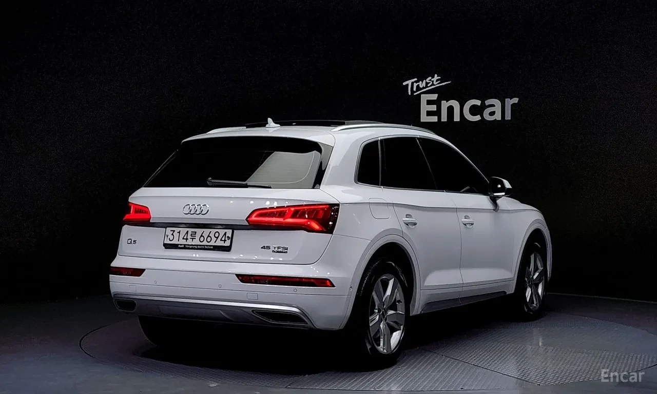 Audi Q5 45 TFSI QUATTRO PREMIUM, снимка 2 - Автомобили и джипове - 54749332