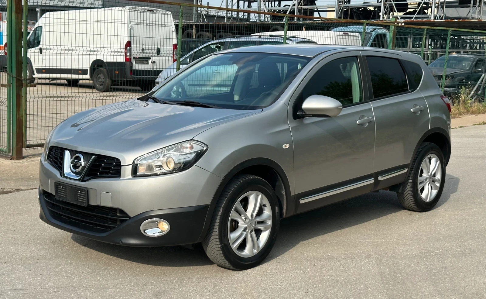 Nissan Qashqai 1.6dci~FACE, снимка 3 - Автомобили и джипове - 55129151