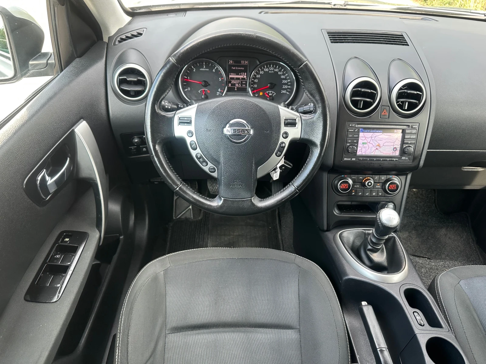 Nissan Qashqai 1.6dci~FACE, снимка 9 - Автомобили и джипове - 55129151