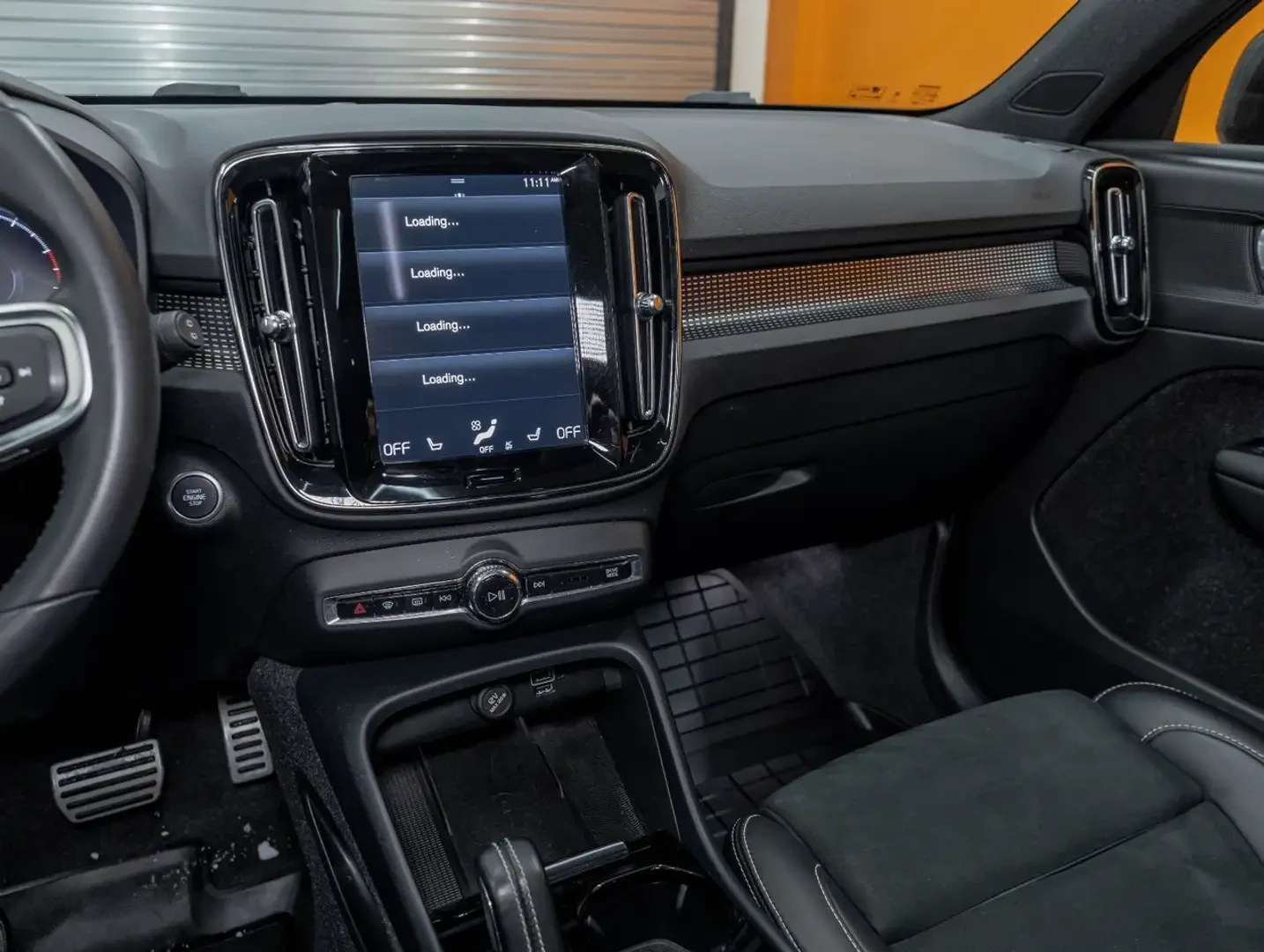 Volvo XC40 R* DESIGN* ДИСТРОНИК* МЪРТВА* ТОЧКА* ПАНОРАМА* , снимка 9 - Автомобили и джипове - 55602652