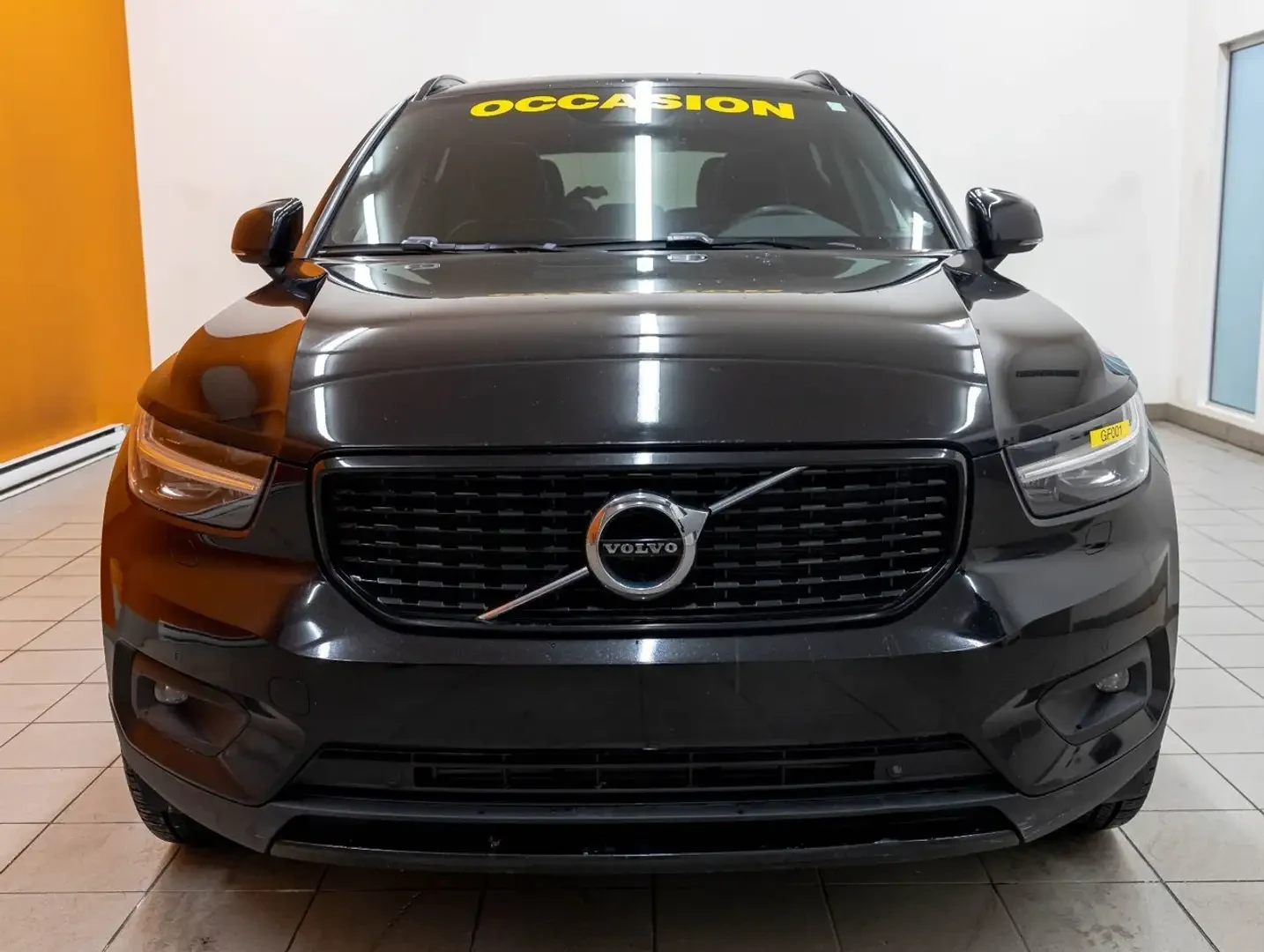 Volvo XC40 R* DESIGN* ДИСТРОНИК* МЪРТВА* ТОЧКА* ПАНОРАМА* , снимка 5 - Автомобили и джипове - 55602652