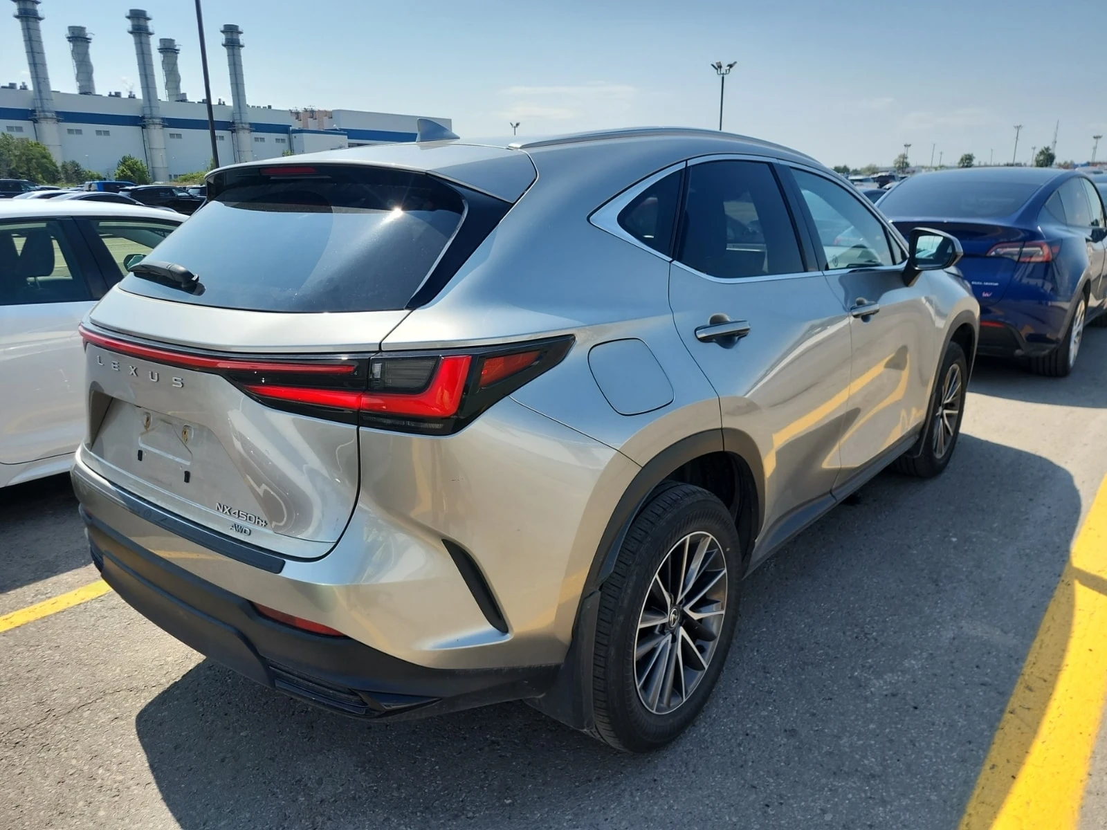 Lexus NX 450 450H+ / CARFAX / ОБДУХВАНЕ / ПАНОРАМА / АВТОКРЕДИТ, снимка 3 - Автомобили и джипове - 55951723