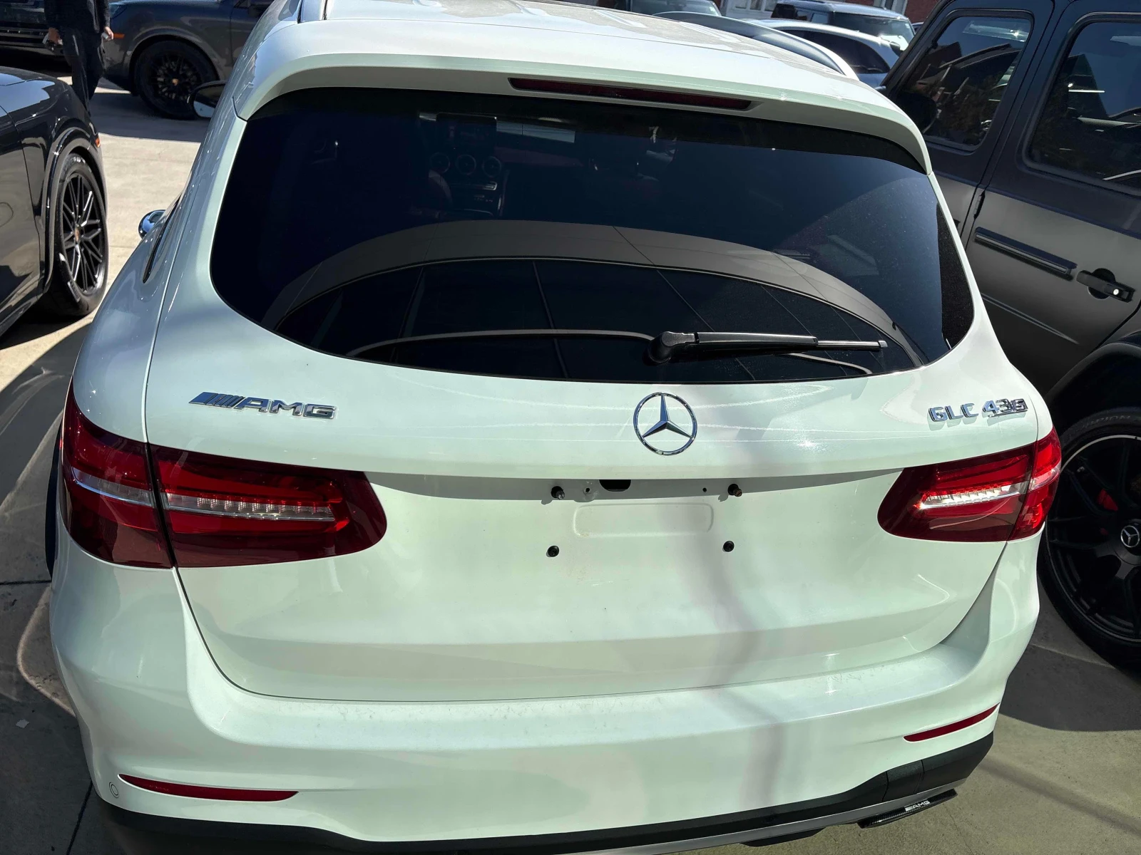 Mercedes-Benz GLC 43 AMG 4MATIC | CARFAX | АВТОФИНАНСИРАНЕ, снимка 5 - Автомобили и джипове - 56078684