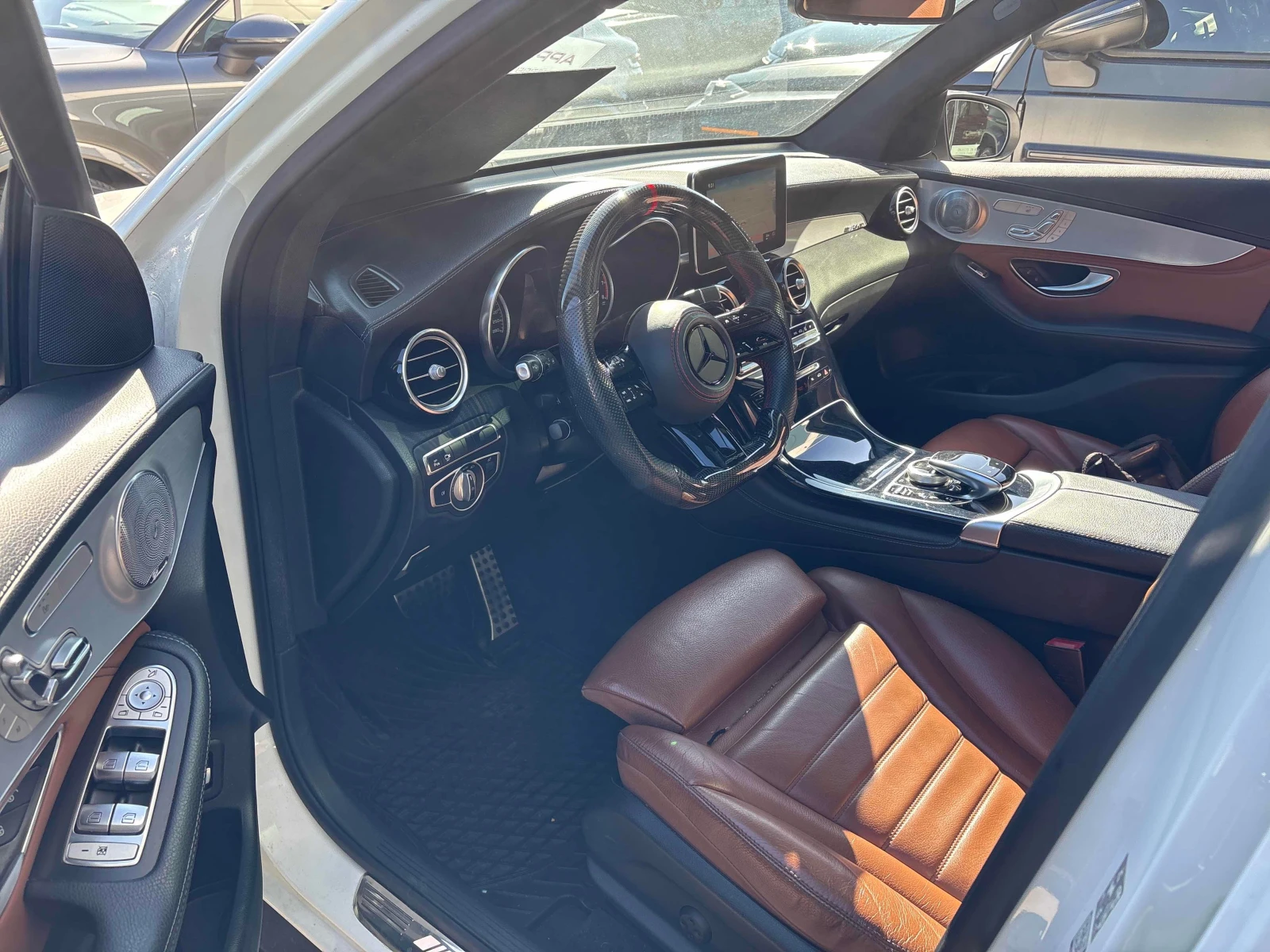 Mercedes-Benz GLC 43 AMG 4MATIC | CARFAX | АВТОФИНАНСИРАНЕ, снимка 7 - Автомобили и джипове - 56078684