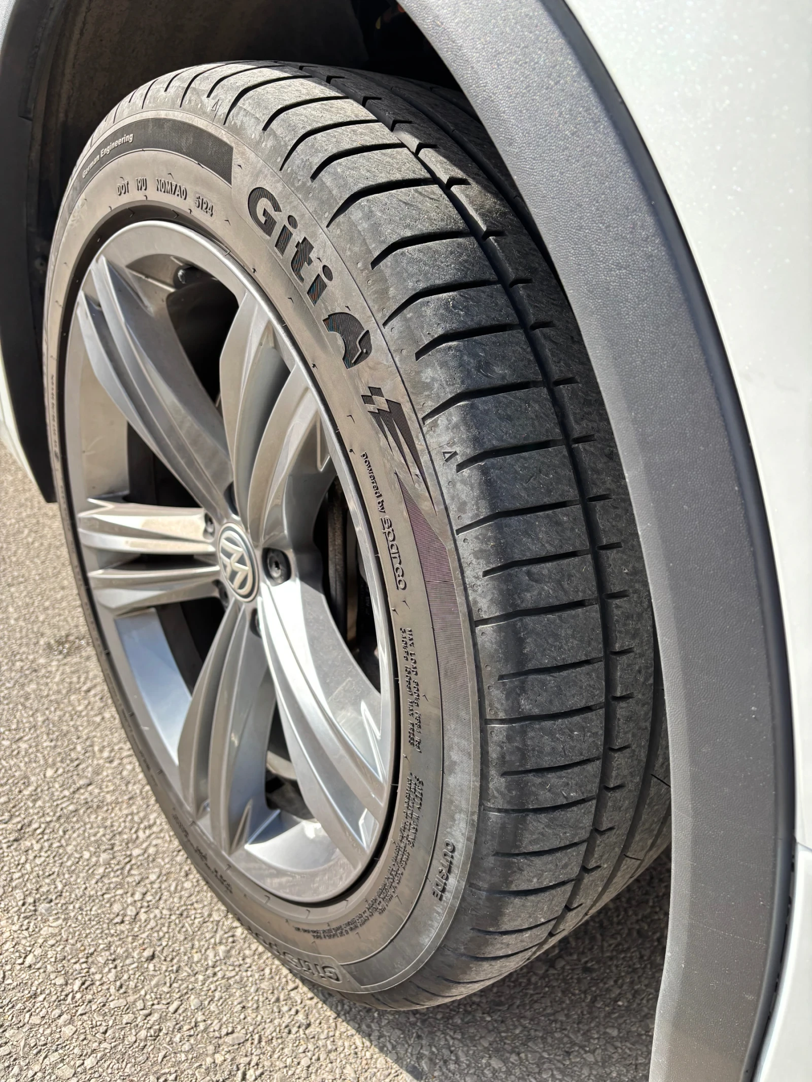 VW Tiguan R-Line, снимка 15 - Автомобили и джипове - 56543055