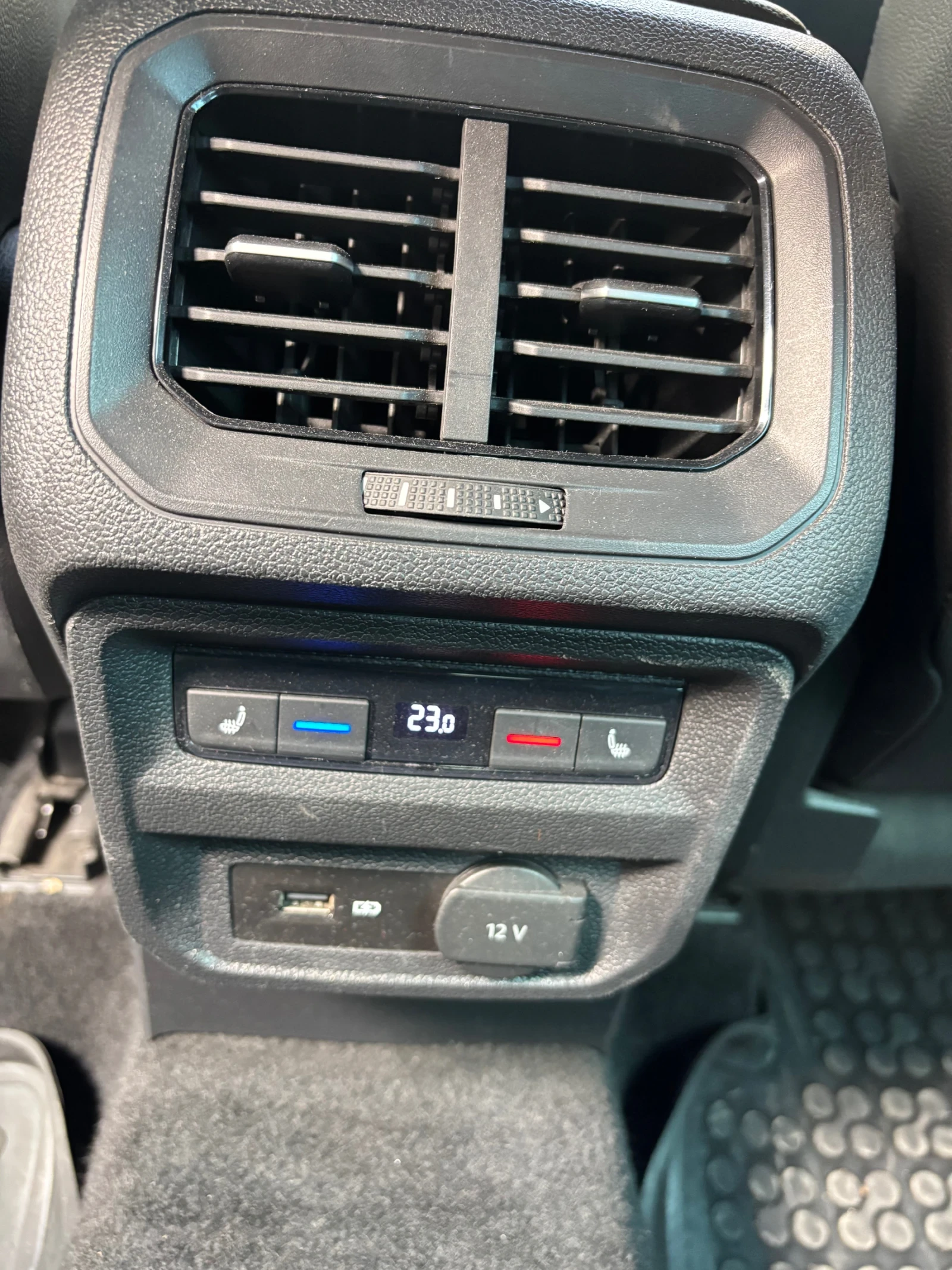 VW Tiguan R-Line, снимка 16 - Автомобили и джипове - 56543055