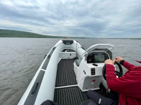 Надуваема лодка Highfield Sport 460, снимка 9