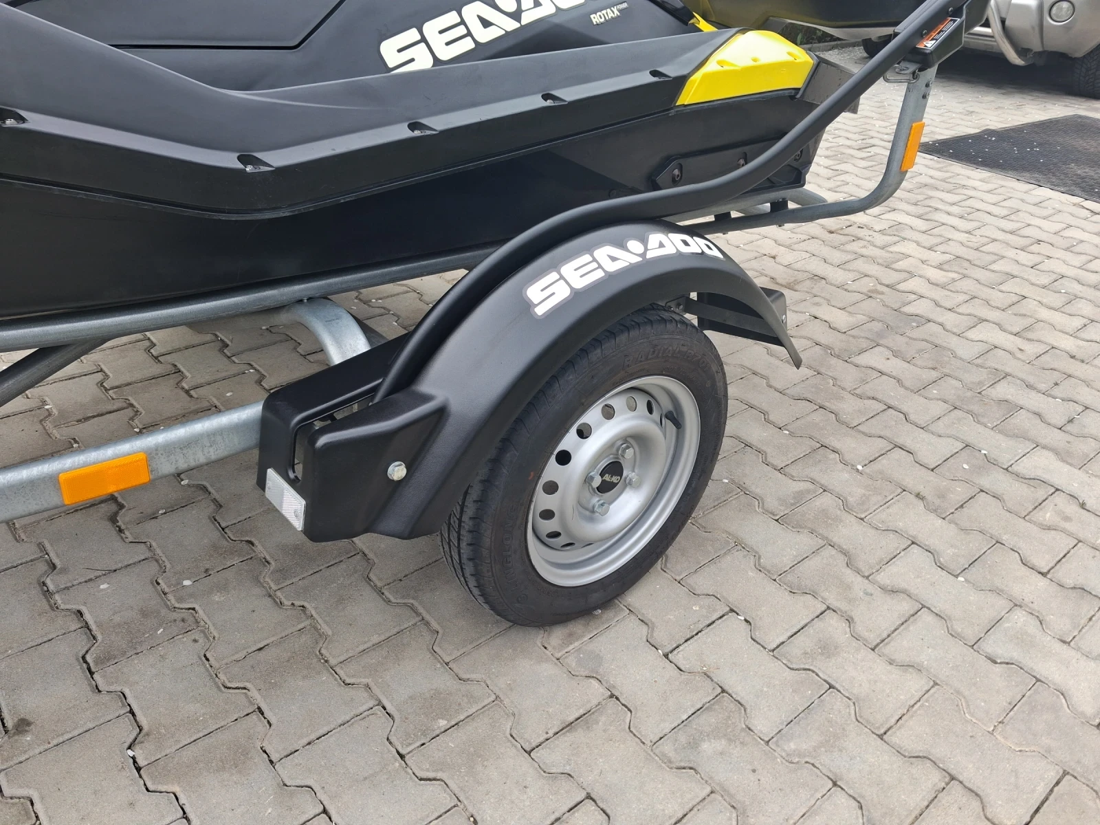 Джет Bombardier Sea Doo Spark, снимка 6 - Воден транспорт - 54259394