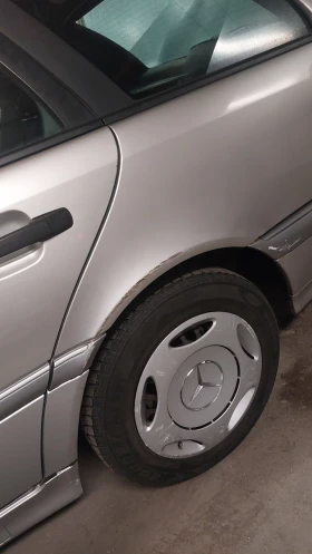 Mercedes-Benz C 180 T - 2500 € / 4889.57 лв. - 26592691 5