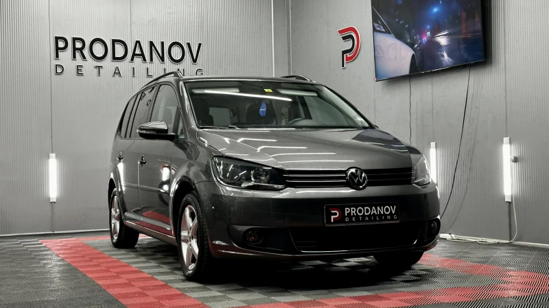 VW Touran 1.6TDi  AVTOMATIK !!!, снимка 2 - Автомобили и джипове - 47335892