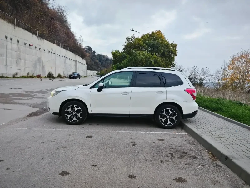 Subaru Forester 2.0 ХТ , снимка 2 - Автомобили и джипове - 48026166