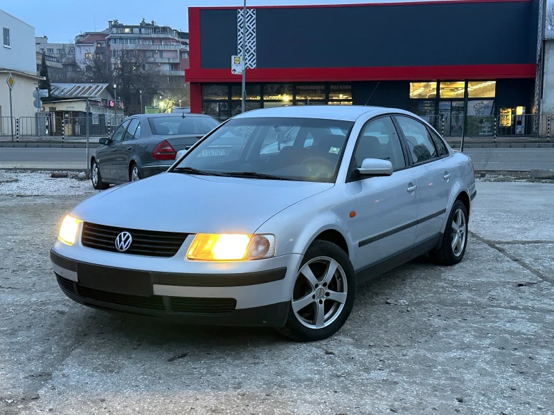 VW Passat 1.6 benzin 101к.с, снимка 1 - Автомобили и джипове - 49298187