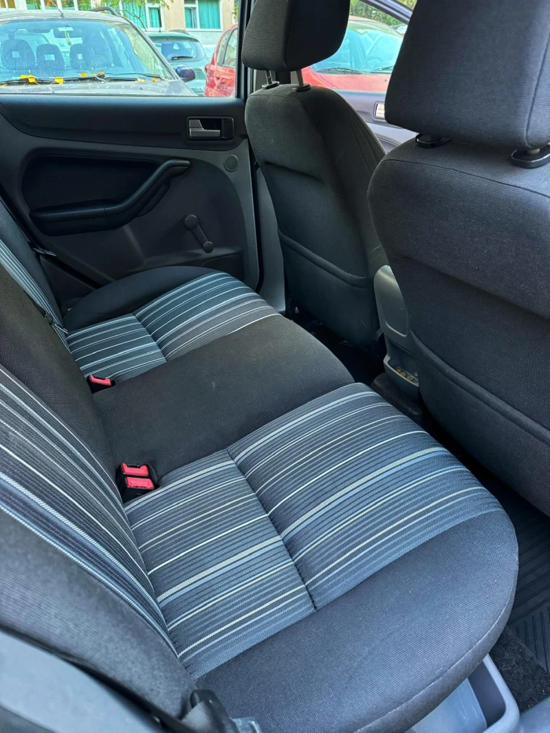 Ford Focus 1.6, снимка 6 - Автомобили и джипове - 52674651