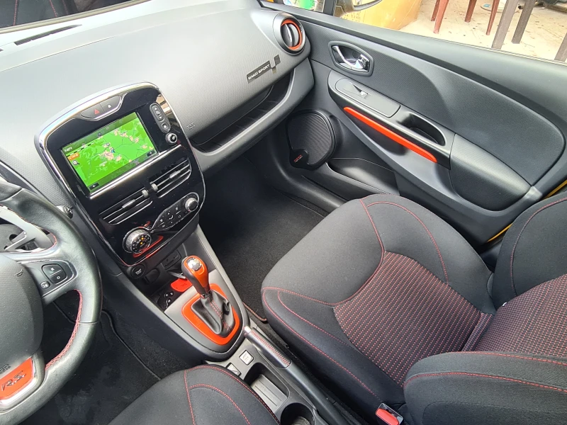 Renault Clio 1.6 RS Sport 200ps, снимка 13 - Автомобили и джипове - 52214410